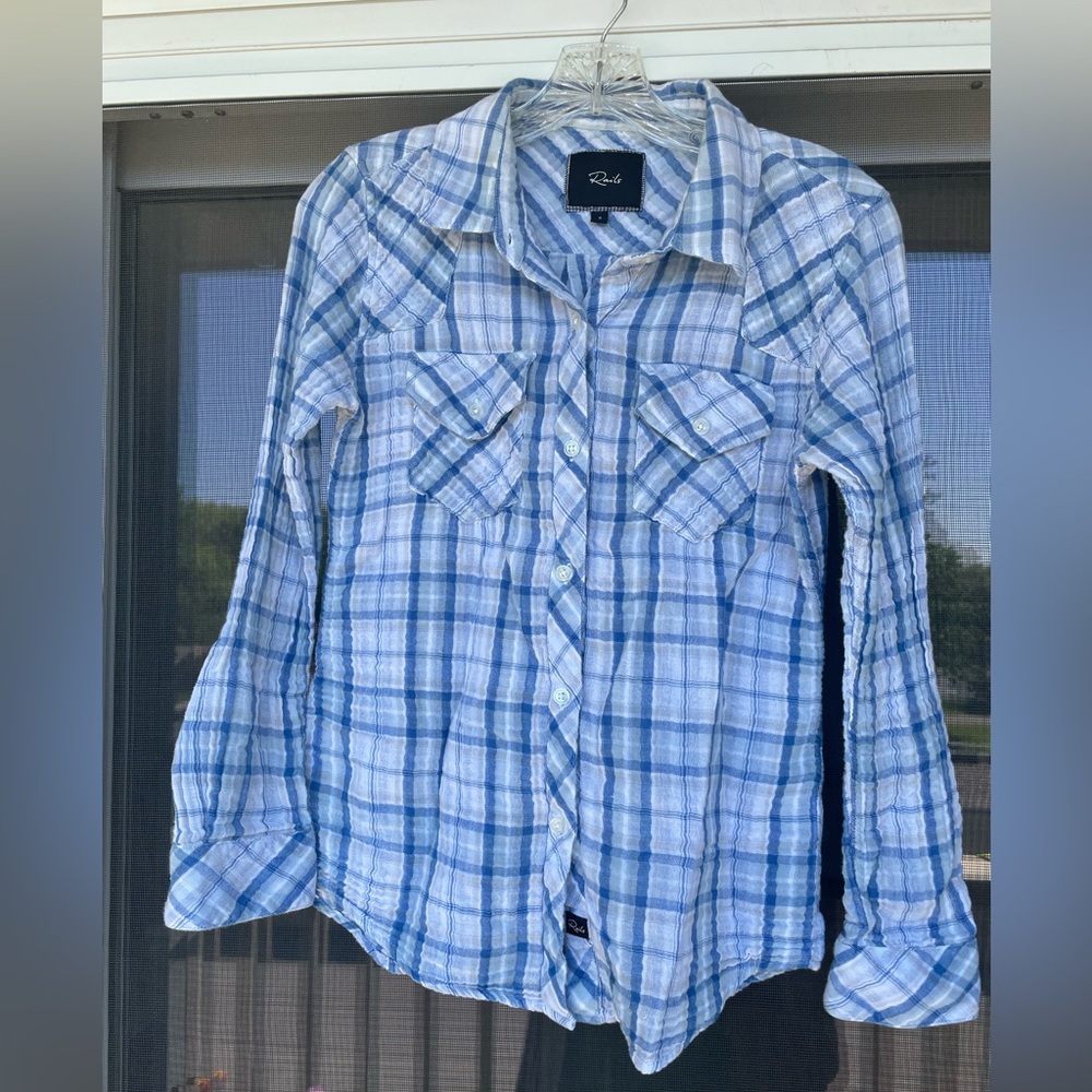 Rails lightweight button down